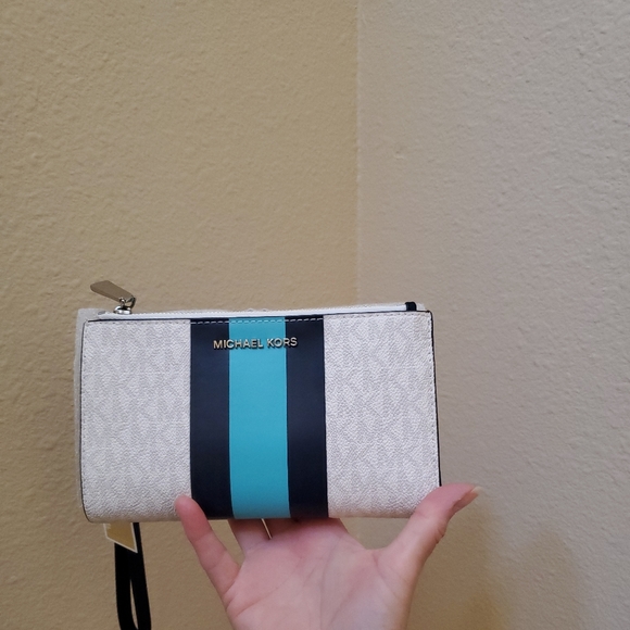 - Michael kors Signature Jet Set Double Zip Wristlet Wallet - Picture 12 of 13